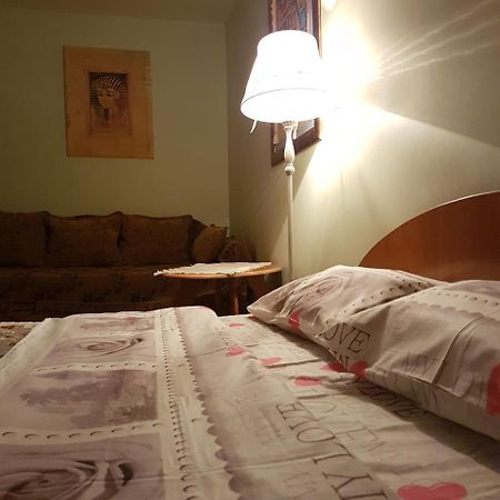 House Hotel Apartments 2 Rivne Exterior foto
